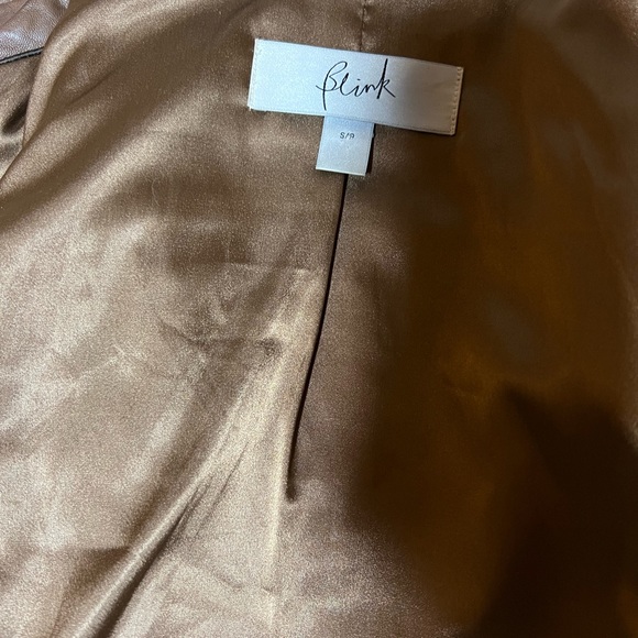 Danier Buttery Soft Genuine Lambskin Leather Jacket in Size Small. Colour = Teak - Picture 6 of 12